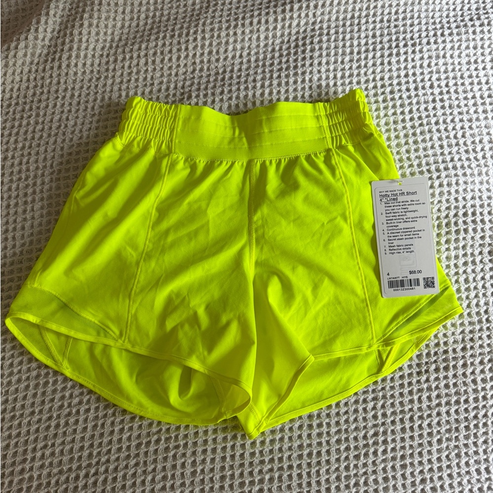 Lululemon Hotty Hot HR Short 4” lined